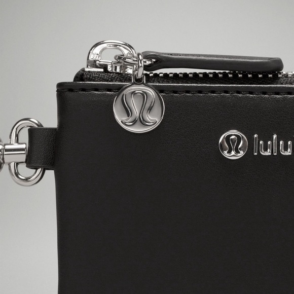 Lululemon Dual Pouch Wristlet Leather Alternative Cactus Black - Picture 3 of 3